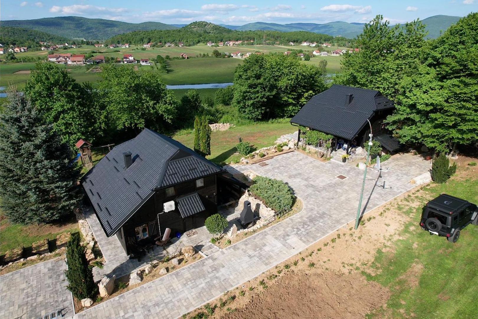 Woodenhouse With Two Apartments Otočac 外观 照片