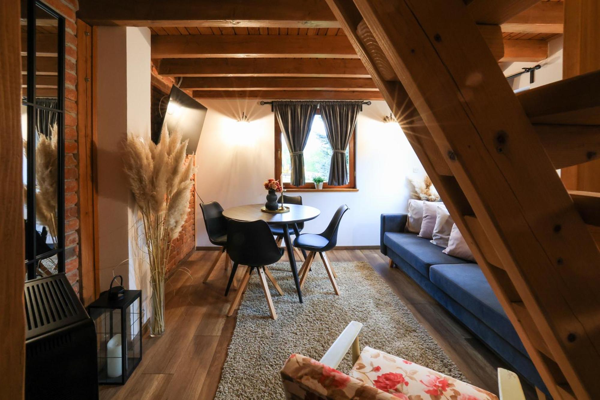 Woodenhouse With Two Apartments Otočac 外观 照片