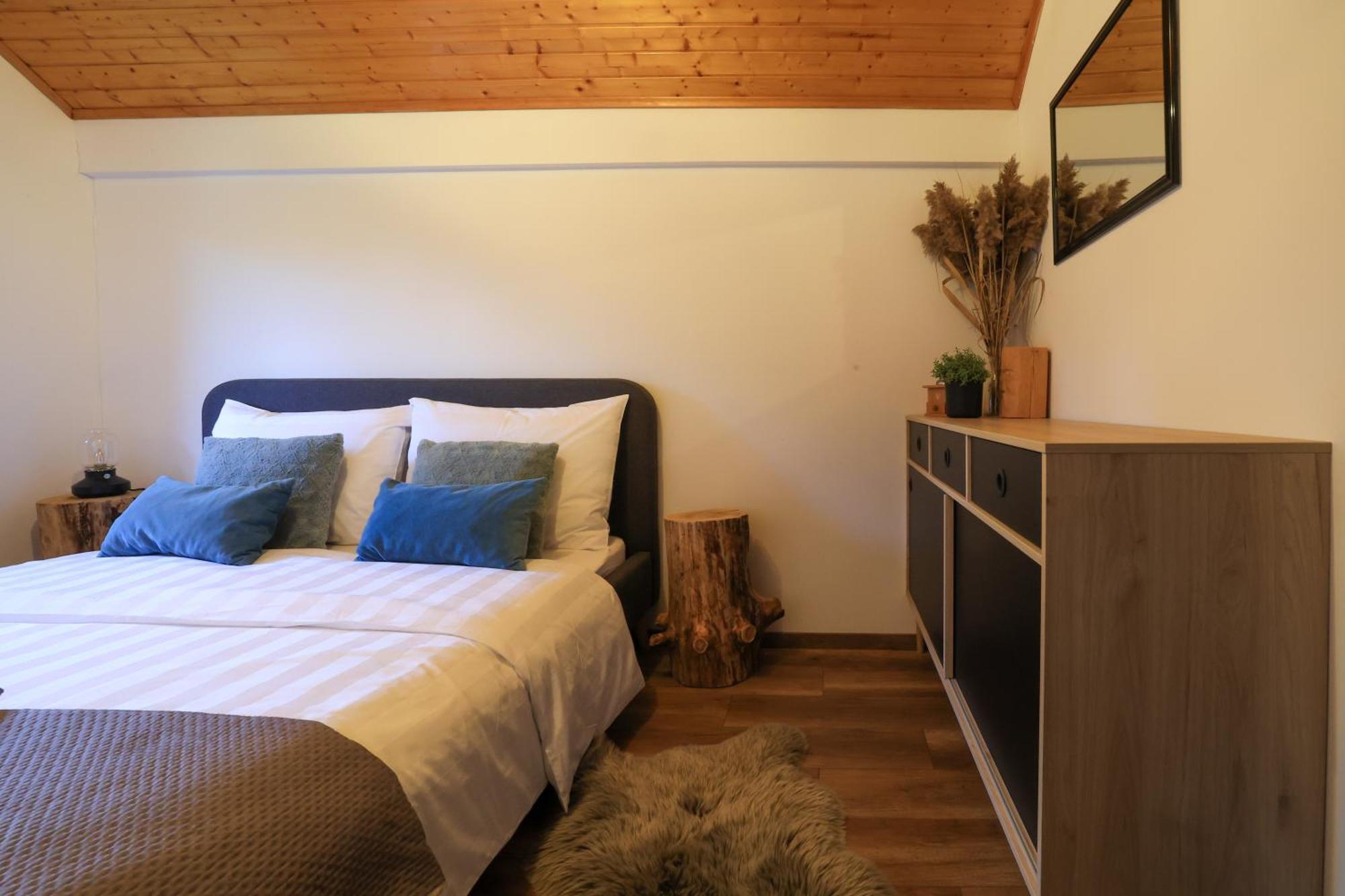 Woodenhouse With Two Apartments Otočac 外观 照片