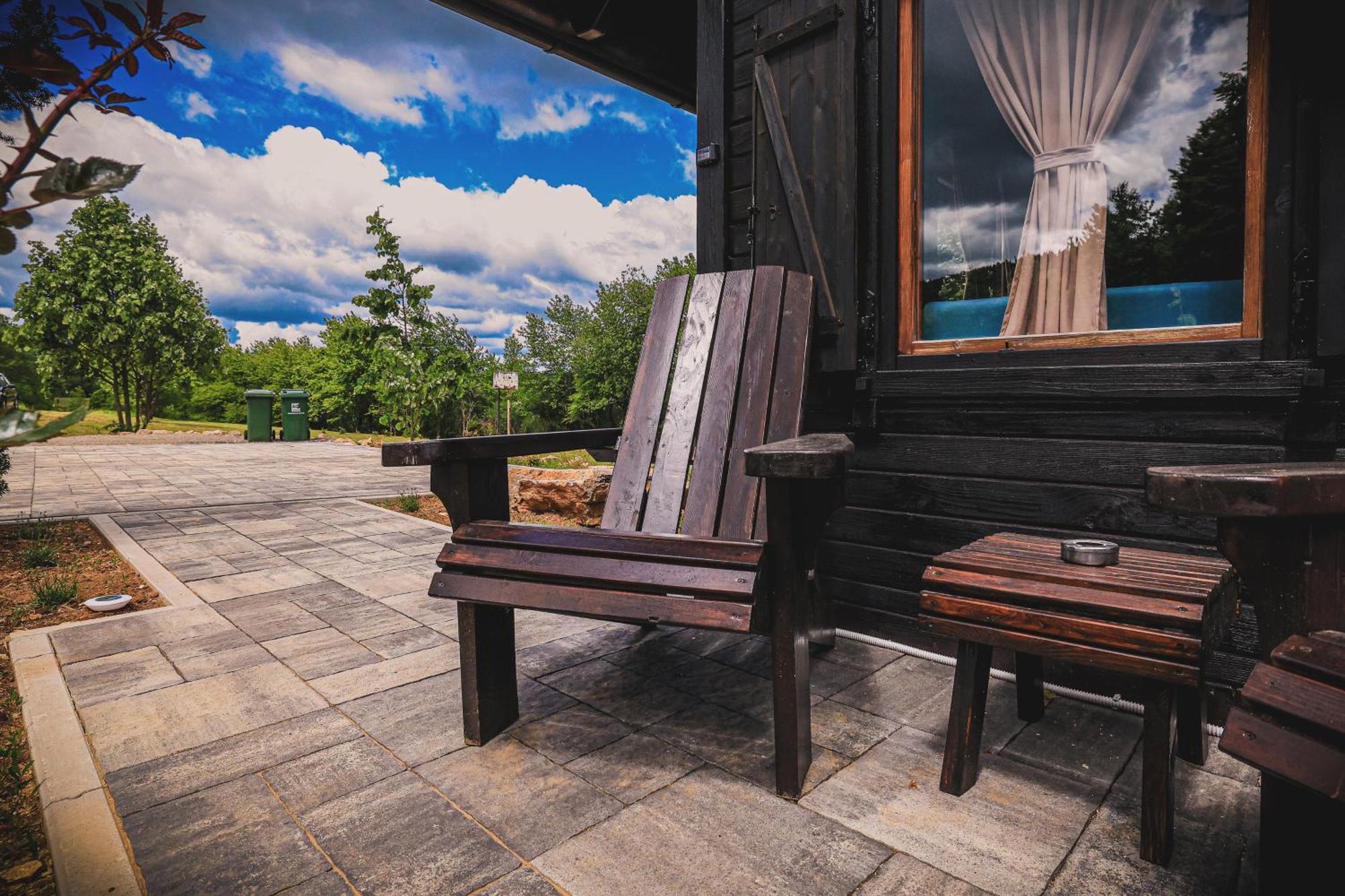 Woodenhouse With Two Apartments Otočac 外观 照片